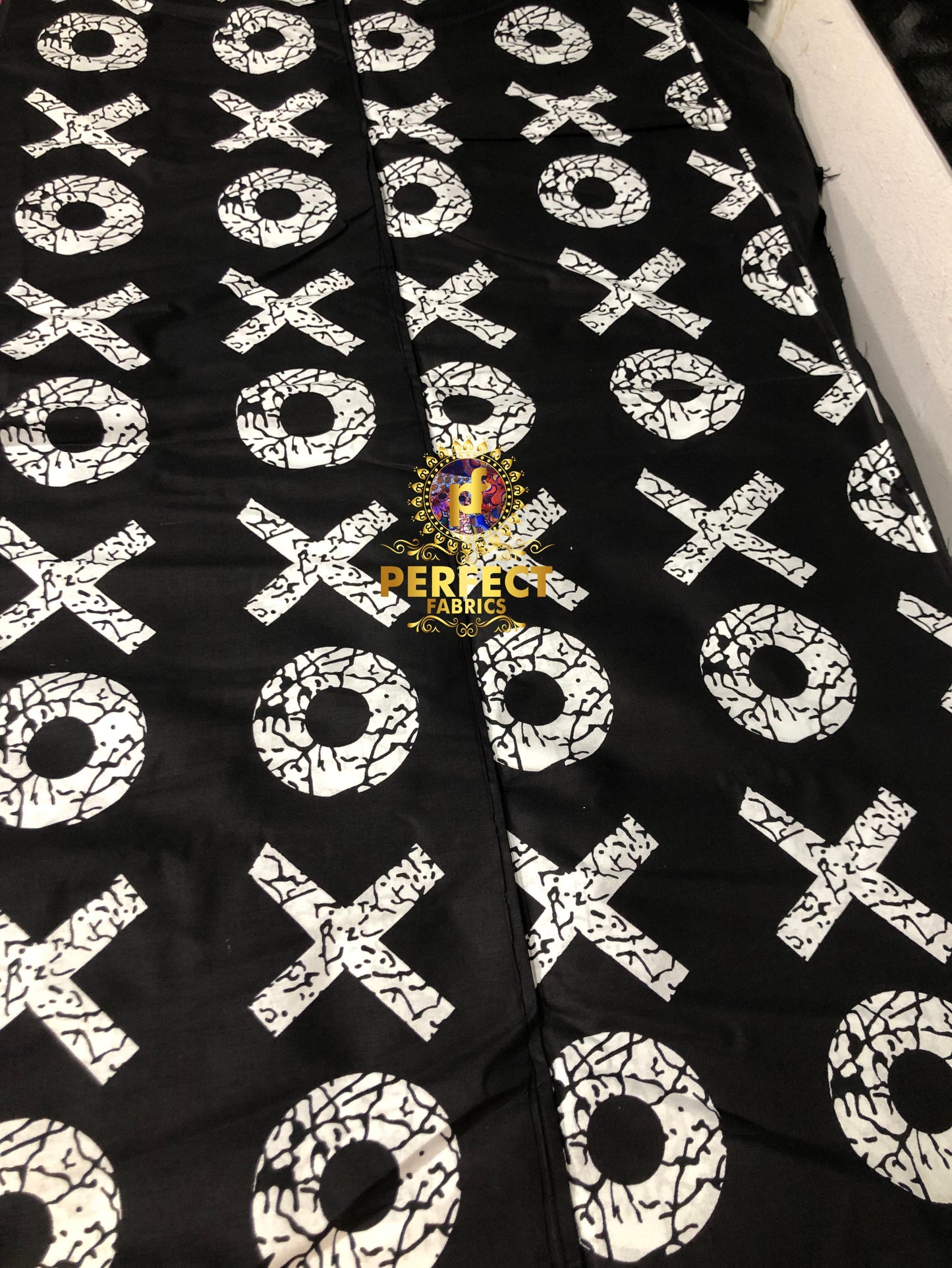 Black & White XOXO Ankara